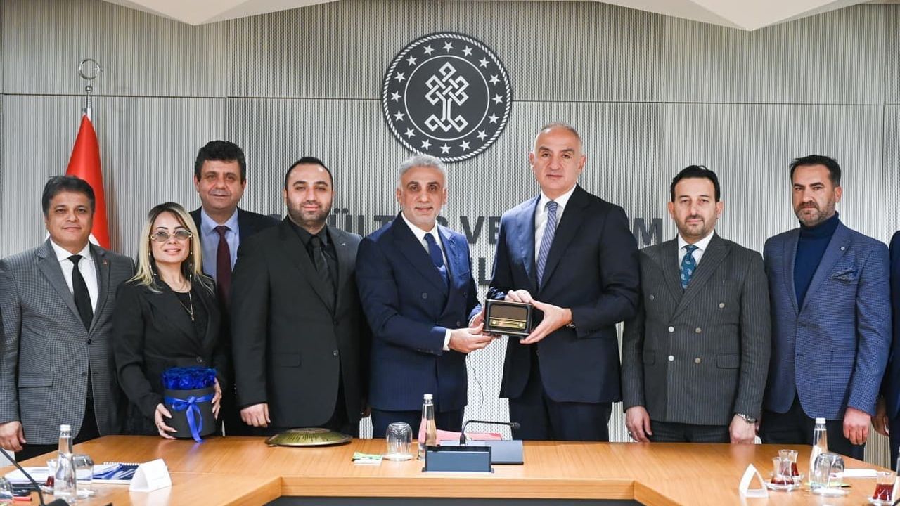 RATEM Başkanı Vedat Gündoğan, Bakan Mehmet Nuri Ersoy ile yayıncılığın gelecek dönemini görüştü
