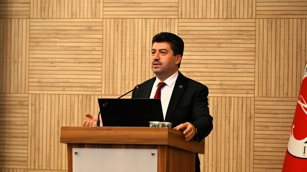 Rektör Sarıbıyık: '+1 Eğitim Modeli' uygulama odaklı dünya yaklaşımlarıyla aynı felsefede