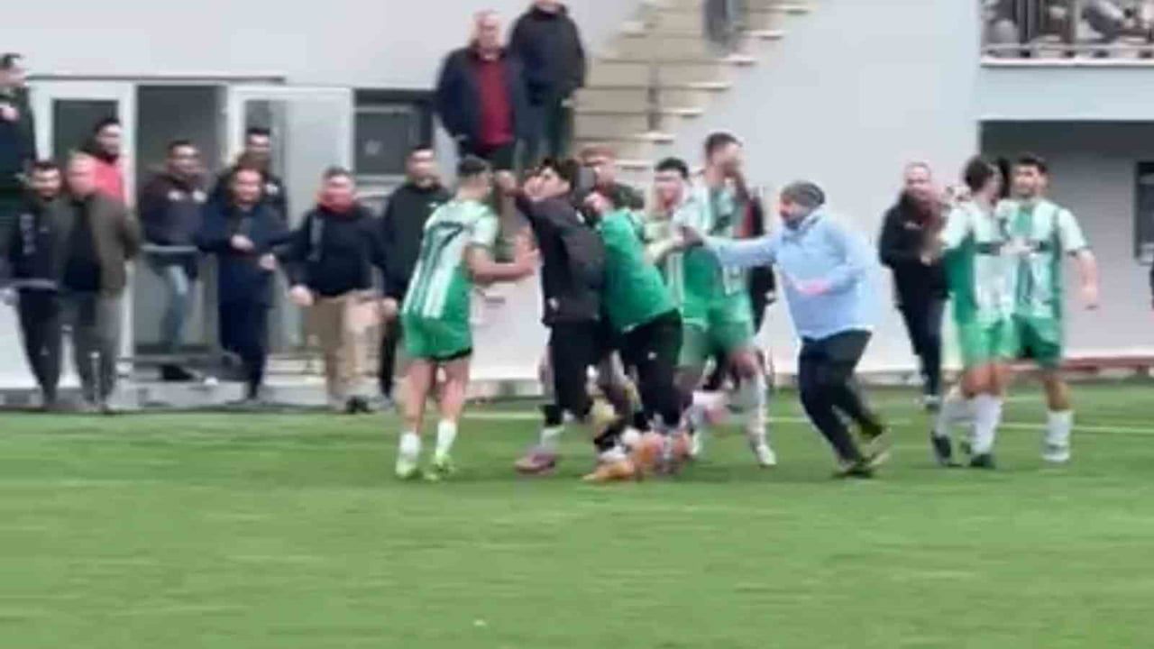 Rize'de amatör lig maçında saha içi gerginlik: Fındıklı 1974 Spor 2-1 galip