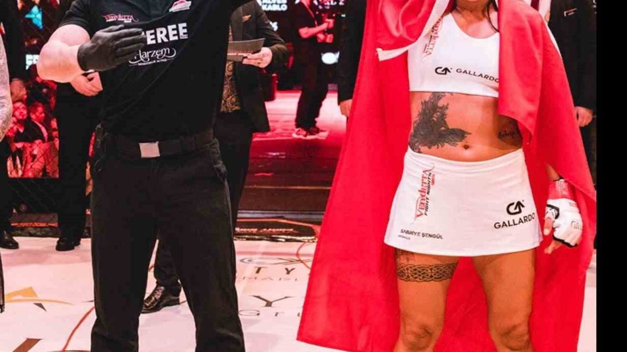 Sabriye Şengül, Vendetta Fight Night'ta Juhasz Beata'yı nakavt ederek altın madalya kazandı