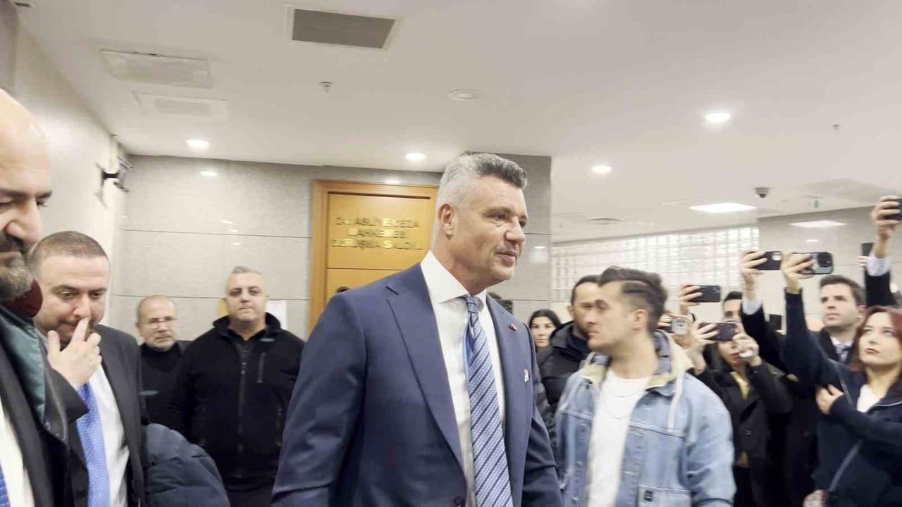 Sadettin Saran hakim karşısında: 'yasadışı bahse teşvik' iddiasıyla yargılanıyor