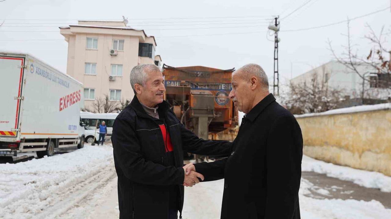 Şahinbey Belediyesi 7/24 karla mücadele çalışmalarını sürdürüyor