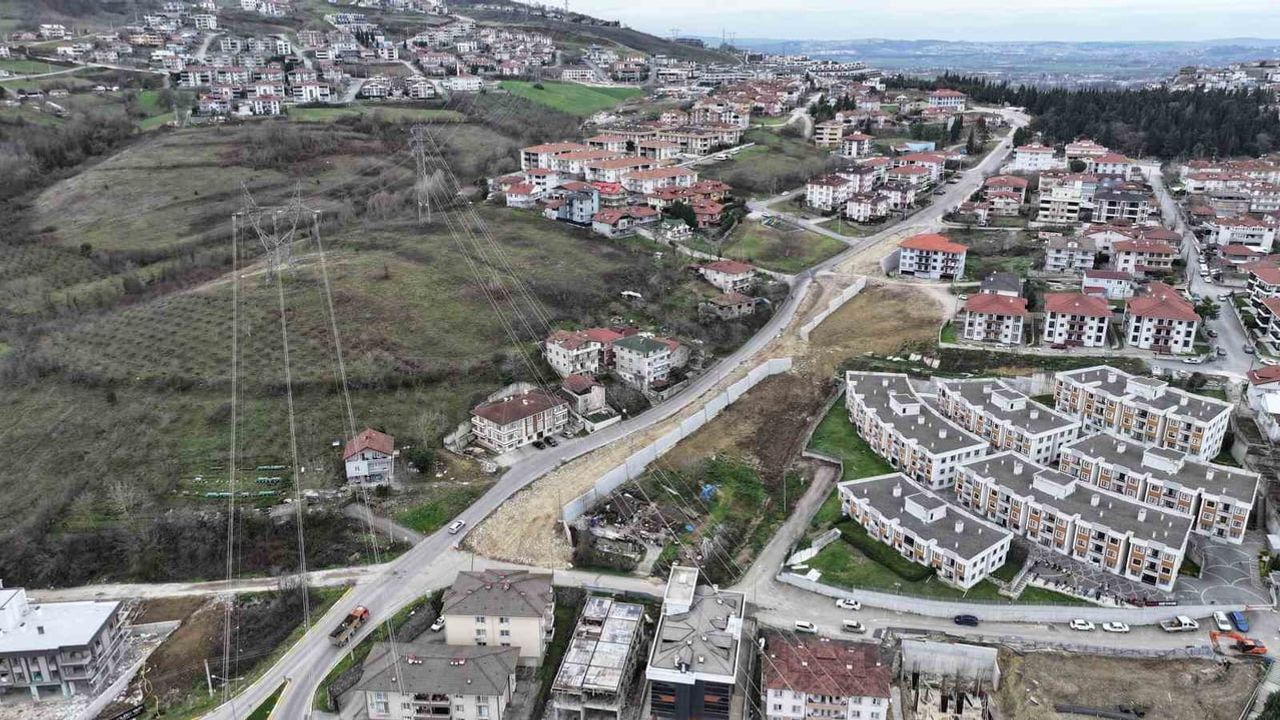 Sakarya Büyükşehir Belediyesi 32. Sokak’ı 6 metreden 20 metreye genişletiyor