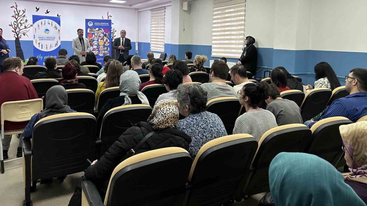 Sakarya Büyükşehir Belediyesi Engelsiz Hobi Atölyeleri'nde Güz Dönemi Karneleri Dağıtıldı