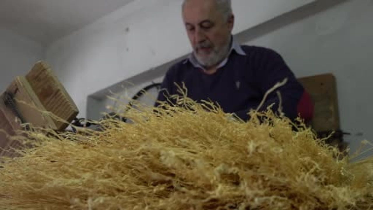 Sakarya’da coğrafi işaretli ot süpürge üretimi azalıyor: Ustalar mesleğin son temsilcileri