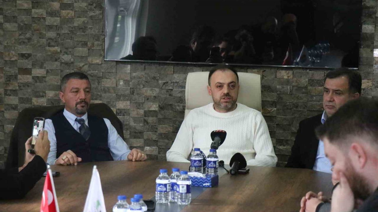 Sakaryaspor Başkanı Enes Zengin: 1 ayda 18 icra dosyası kapatıldı, Süper Lig ağırlıklı 8 transfer yapıldı