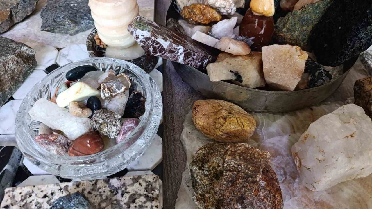 Salihli'de maden teknikeri Nazmi Gedikkaya'nın evi doğaltaş müzesi gibi