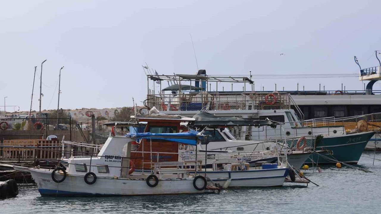 Samandağ'da kaptandan amatör balıkçılara uyarı: Fırtınada denize açılmayın