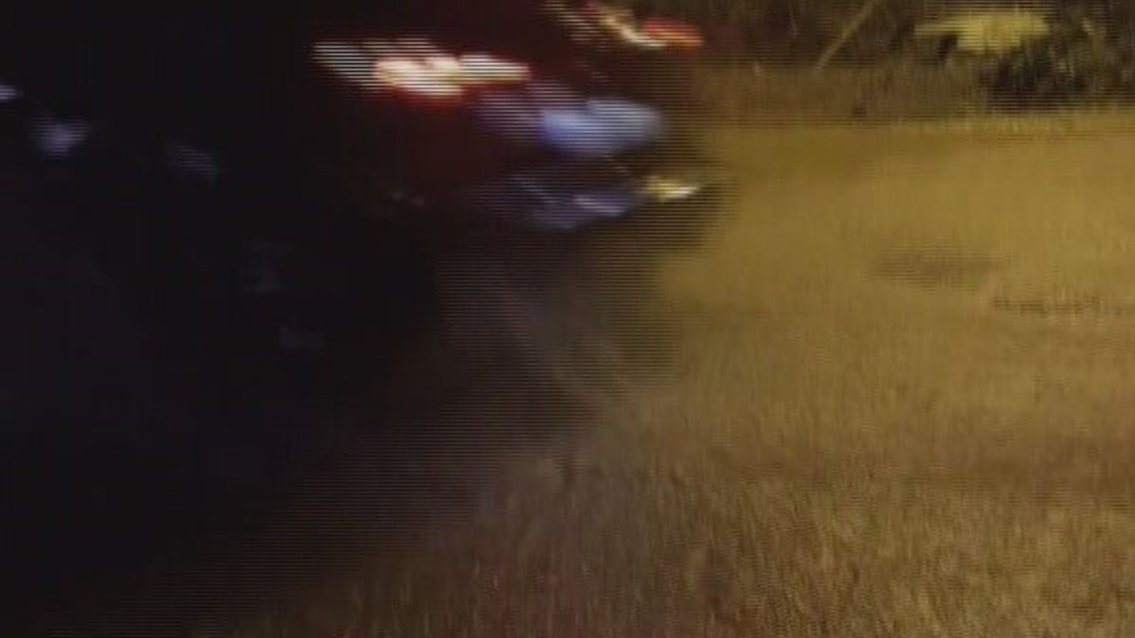 Samandağ'da yol çukuru 6 aracın lastik ve jantlarının zarar görmesine neden oldu