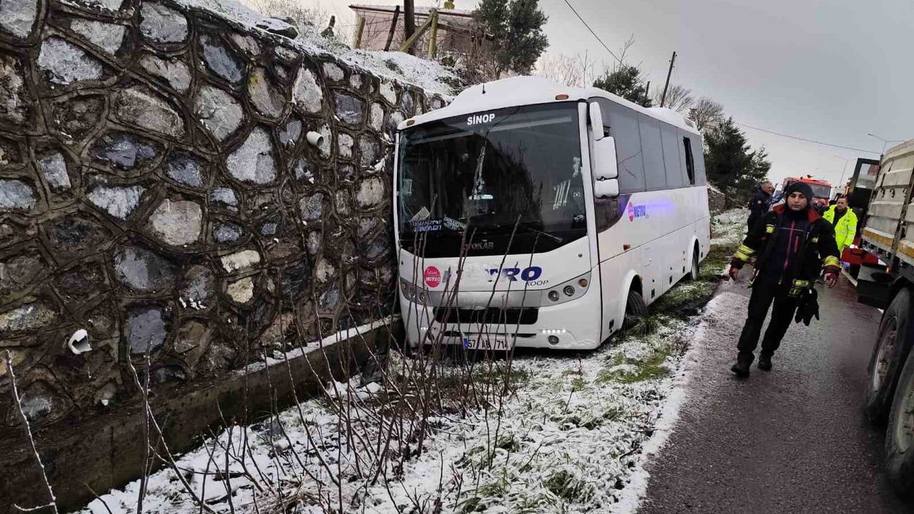 Samsun Bafra'da yolcu midibüsünün kazazedelere çarpması: 1 ölü, 3 yaralı