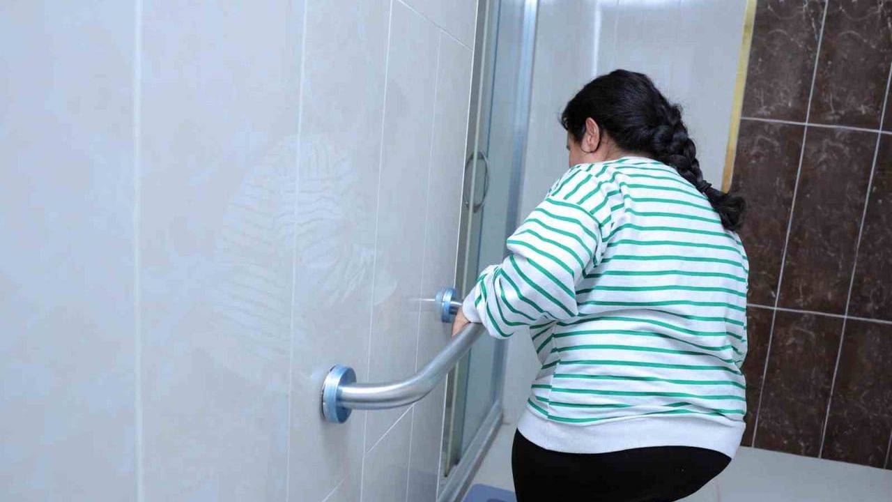 Samsun Büyükşehir Belediyesi 17 ilçede ücretsiz ev içi tutunma aparatı kuruyor