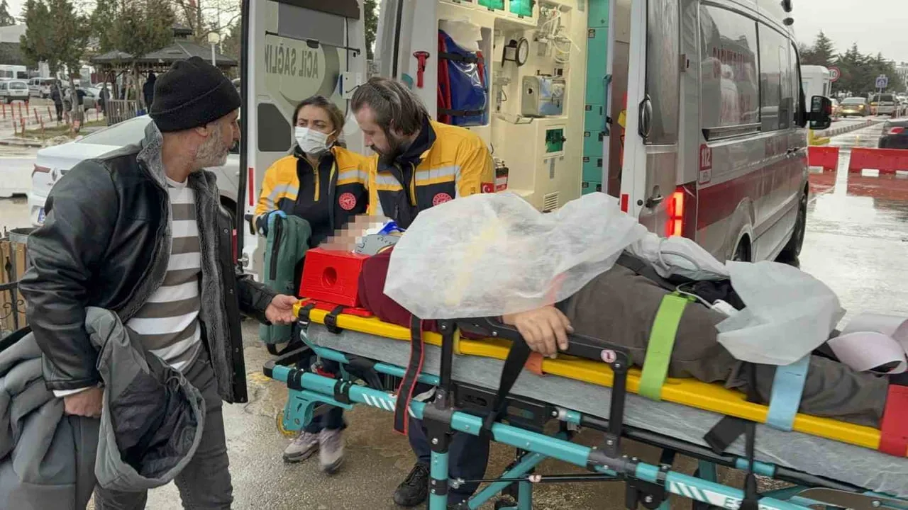 Samsun'da anten tamiri sırasında çatıdan düşen 63 yaşındaki adam yaralandı