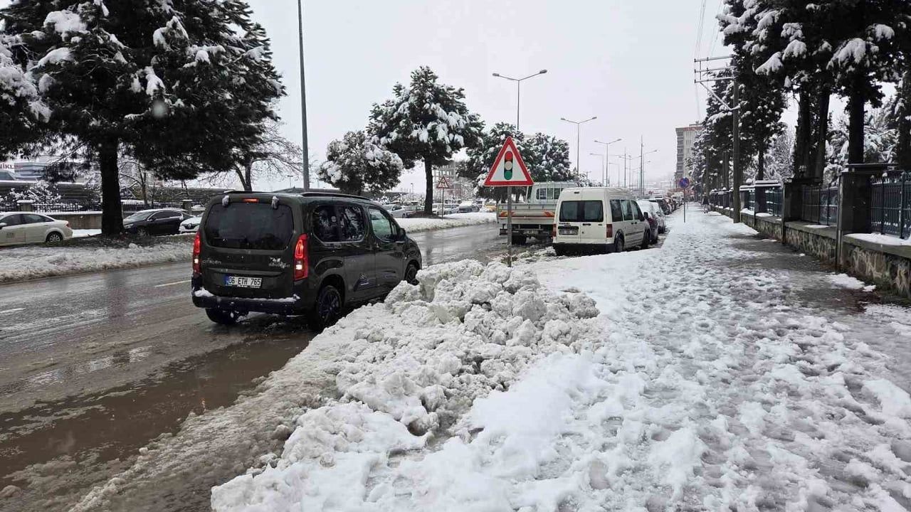 Samsun’da Balkan soğuğu etkili: Yüksek kesimlerde kar 50 cm, okullar tatil edildi