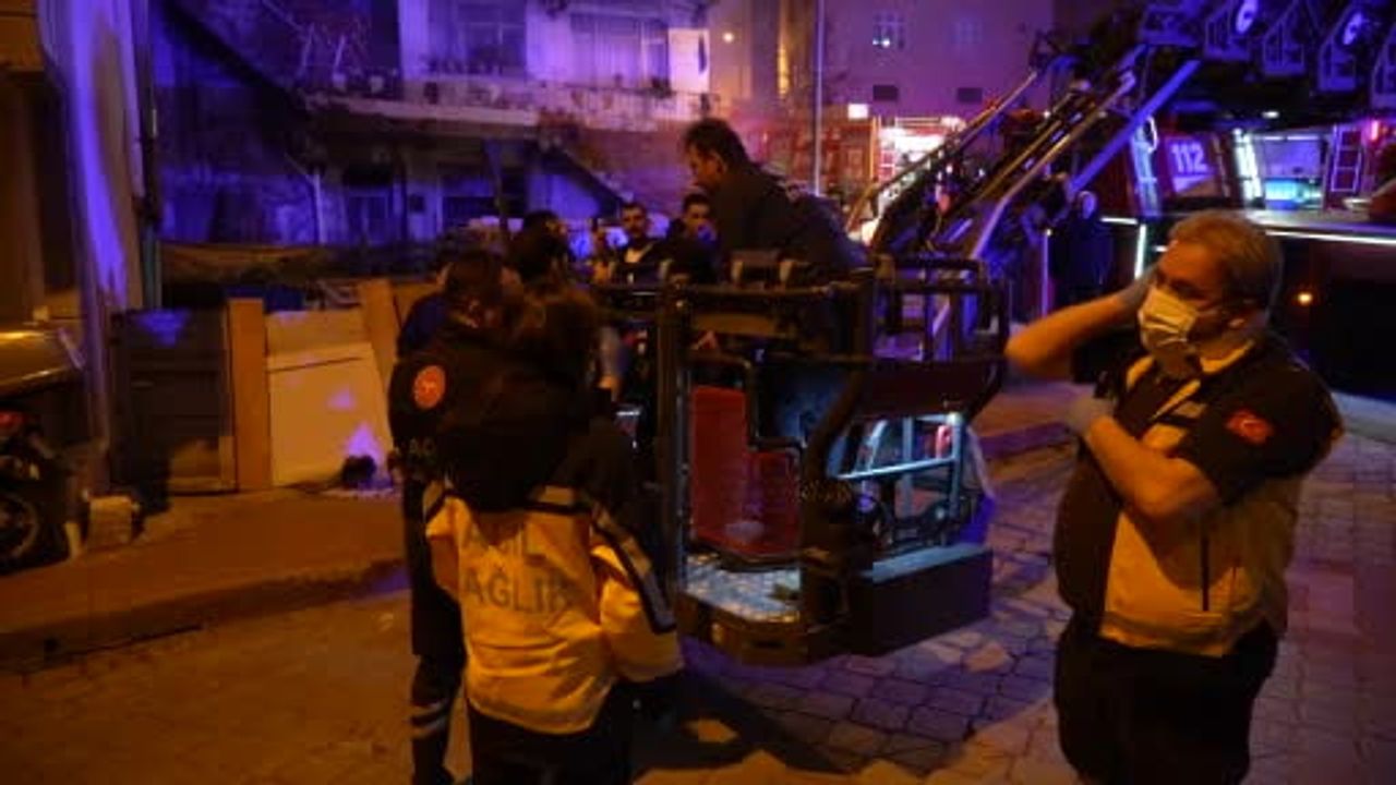 Samsun'da bodrum yangını: İlkadım'da 8 kişi dumandan etkilendi