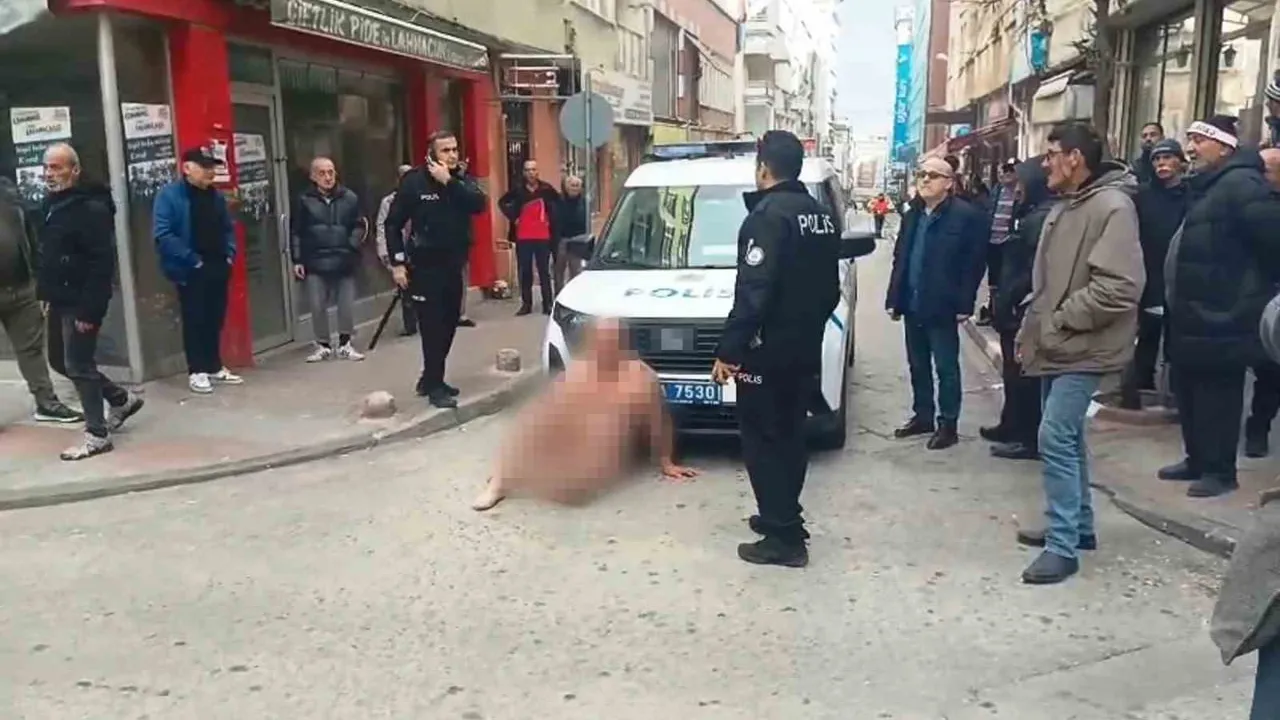 Samsun'da çıplak şekilde caddede dolaşan 50'li yaşlardaki kişi gözaltına alındı