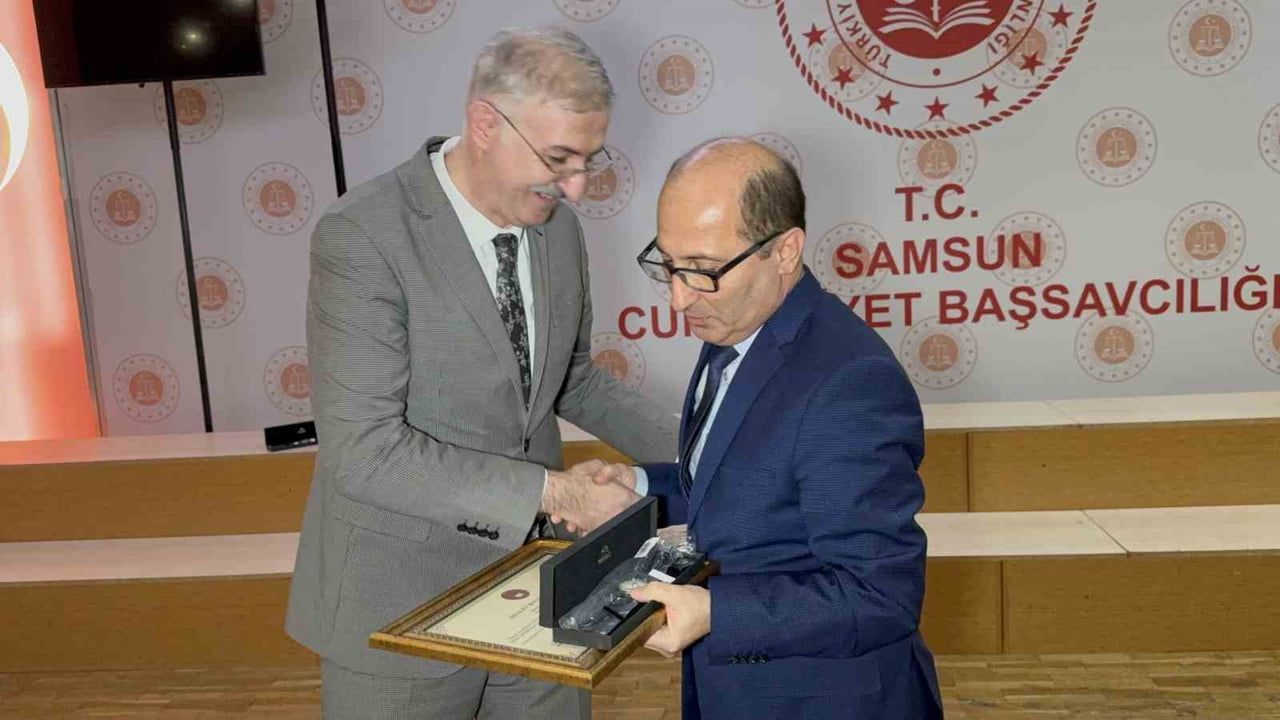 Samsun'da HSK'den "Adalet Başarı Belgesi" töreni: Mehmet Ali Aykun ve Harun Raşit Dikmener ödüllendirildi