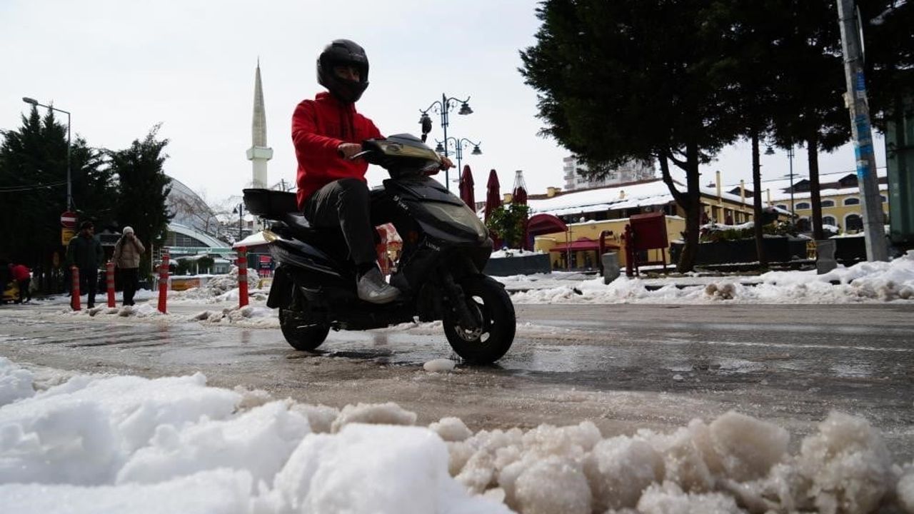 Samsun'da motosiklet ve motokuryelere getirilen trafik yasağı sona erdi
