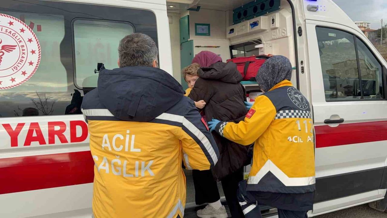 Samsun'da otomobil takla attı: Kasisten kaçma manevrası sonrası 3 kişi yaralandı