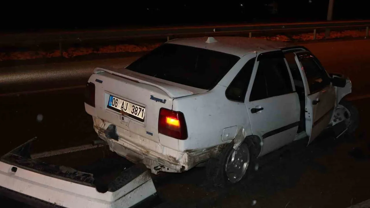 Samsun Havza'da otomobil kaldırıma çarptı: 2 yaralı