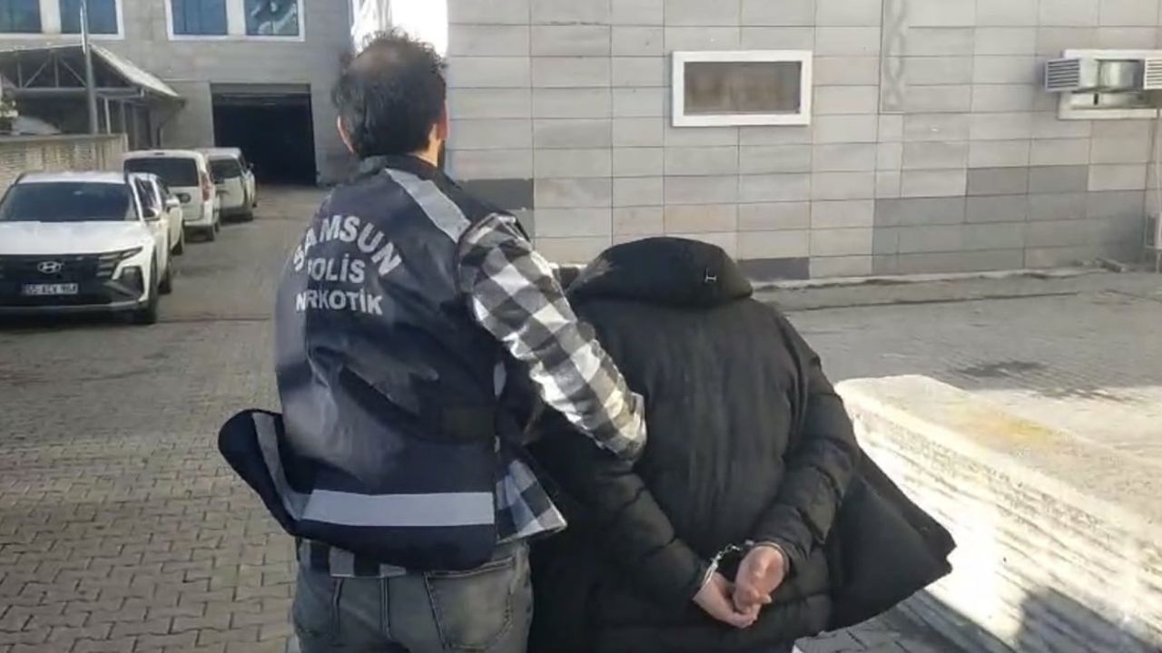 Samsun İlkadım'da uyuşturucu suçlarından 8 yıl 9 ay kesinleşmiş hapis cezası bulunan şüpheli yakalandı