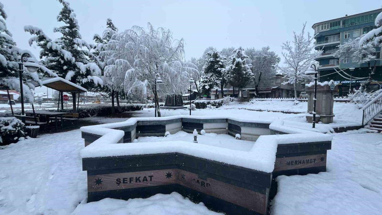 Samsun Kavak'ta kar etkili oldu: Yüksek kesimlerde 20 santimetreye ulaştı