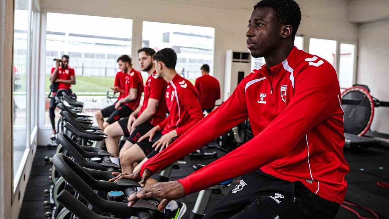 Samsunspor, Kocaelispor maçı hazırlıklarına başladı — 19 Mayıs Stadyumu'nda Cumartesi 17:00
