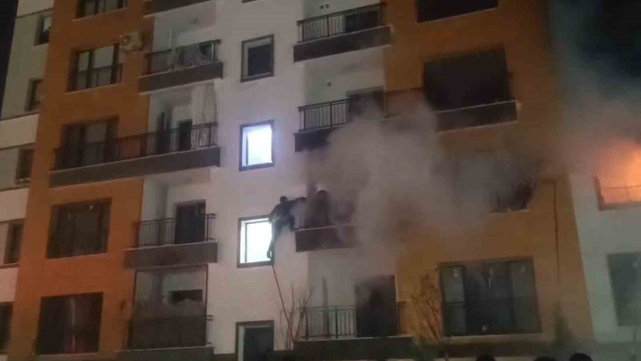 Şanlıurfa Birecik’te Apartmanda Yangın: İtfaiye Mahsur Kalanları Kurtardı