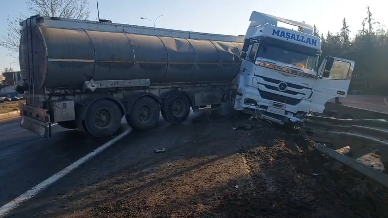 Şanlıurfa'da buzlanma kaynaklı zincirleme kaza: 2 kişi hayatını kaybetti