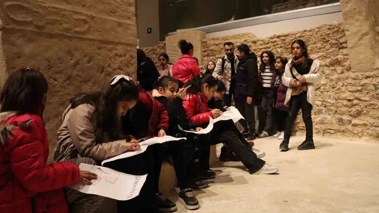 Şanlıurfa'da Öğrenciler Karne Hediyesiyle Şanlıurfa Müzesi'nde Tarihle Buluştu