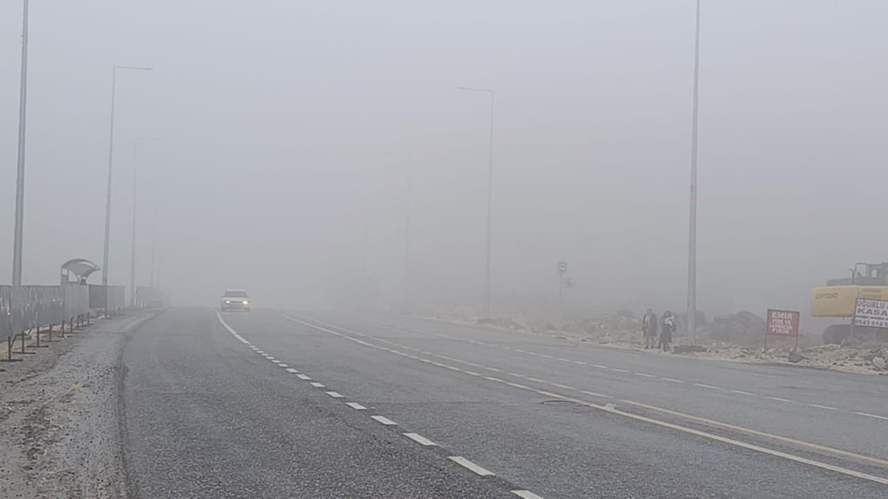 Şanlıurfa’da Yoğun Sis ve Yağış Görüşü Azalttı, Yetkililer Uyardı