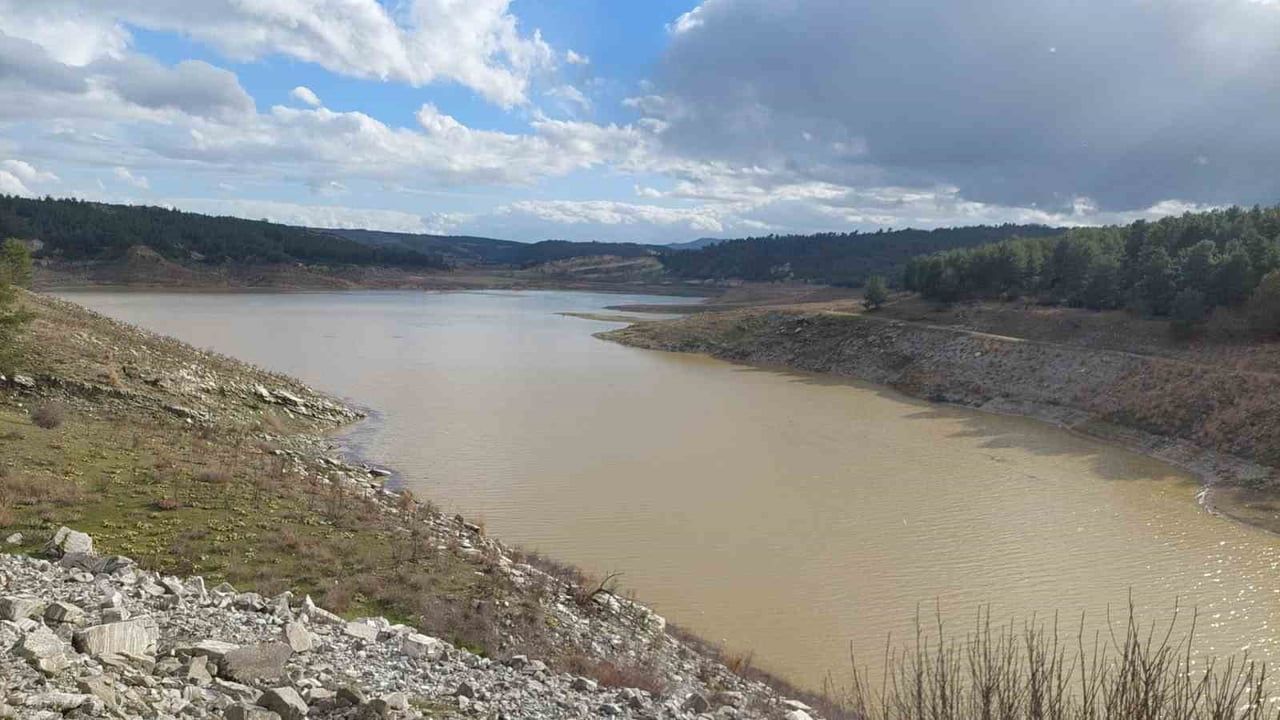 Sarıgöl'de yağışlar Buldan ve Afşar barajlarını doldurdu; çiftçilere yaz sulaması umudu