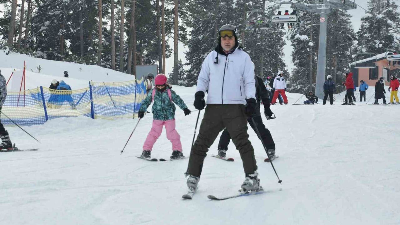 Sarıkamış Kayak Merkezi kristal karı ve yenilenen tesisleriyle 81 ilden ziyaretçi çekiyor