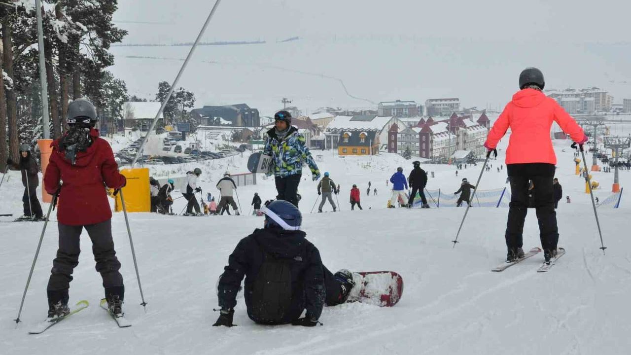 Sarıkamış'ta sömestr yoğunluğu: Otel dolulukları yüzde 100'e ulaştı