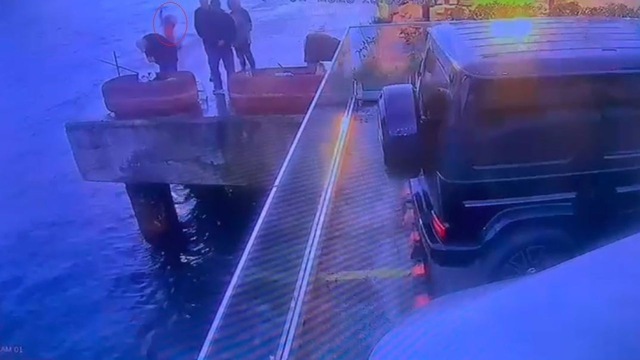 Sarıyer Baltalimanı'nda motosikletli genç denize düştü; güvenlik kamerası görüntüleri ortaya çıktı