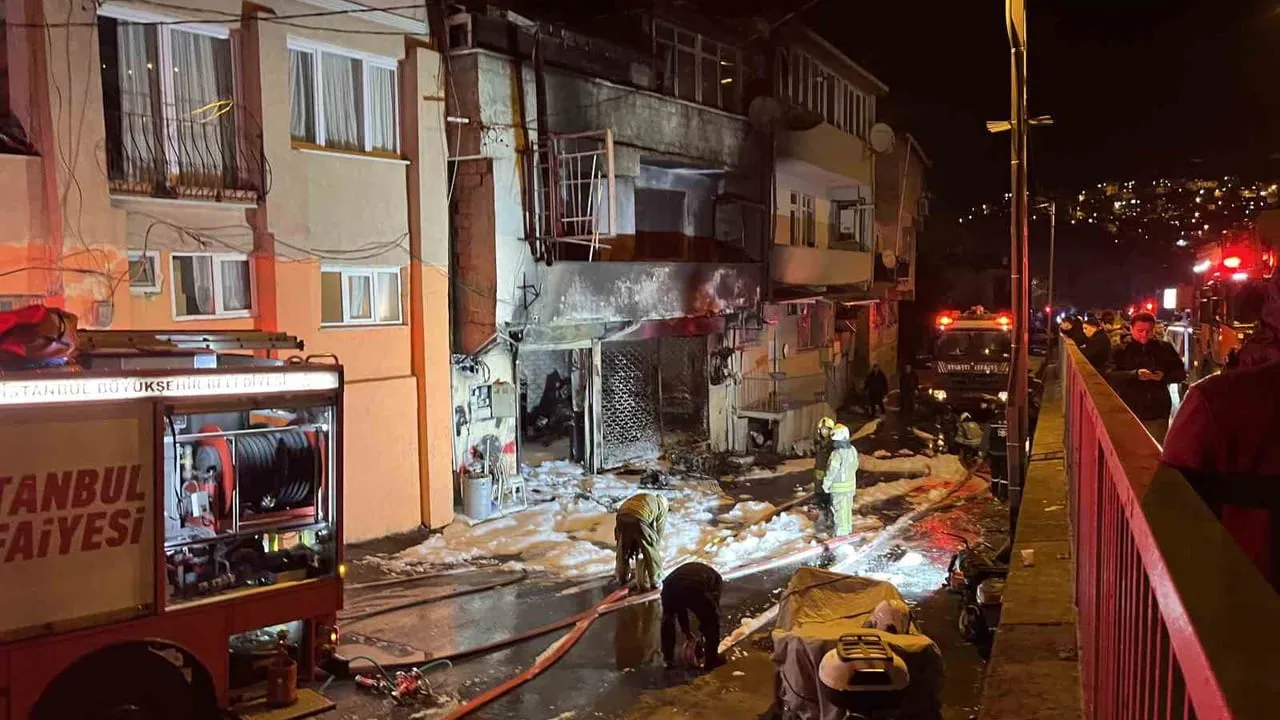 Sarıyer'de motosiklet tamirhanesinde yangın: 1 kişi hafif yaralandı