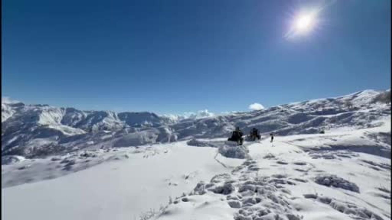 Sason'da iki günde 392 kilometrelik yol ağı kardan temizlenerek ulaşıma açıldı