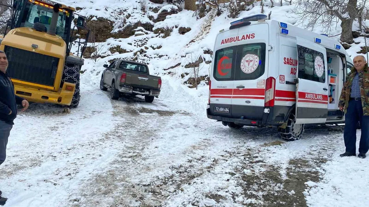 Sason'da zorlu kış koşullarında mahsur kalan hasta kurtarıldı