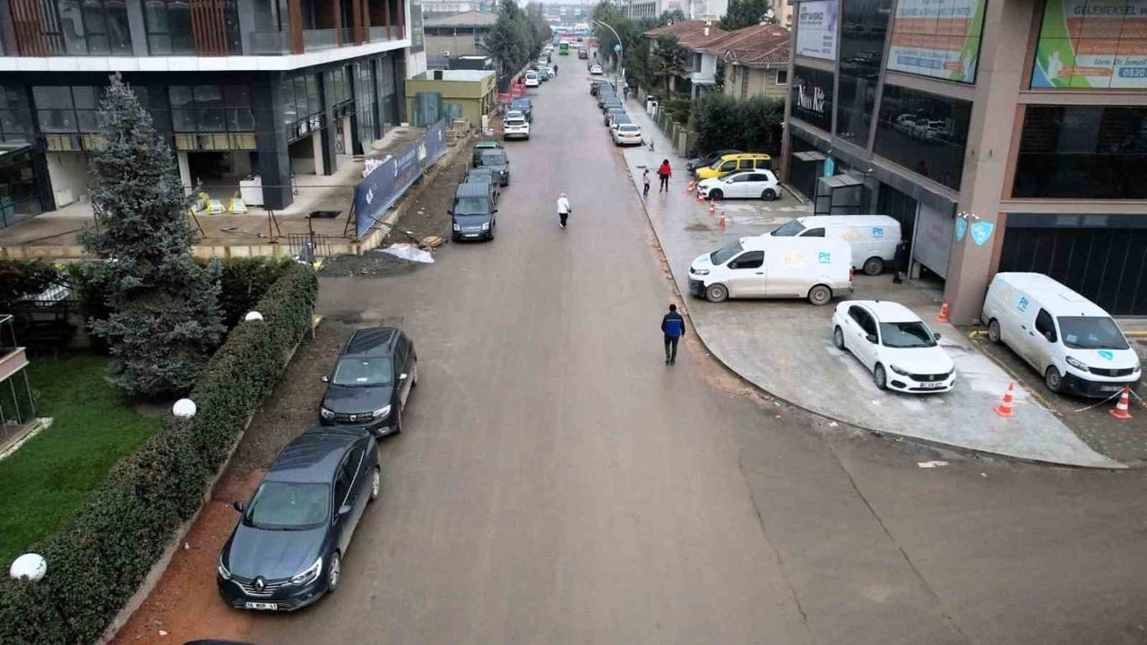 Şehit Ergün Köncü Caddesi modernize ediliyor: 850 m, 37 dekoratif direk ve 3.285 m yeni altyapı