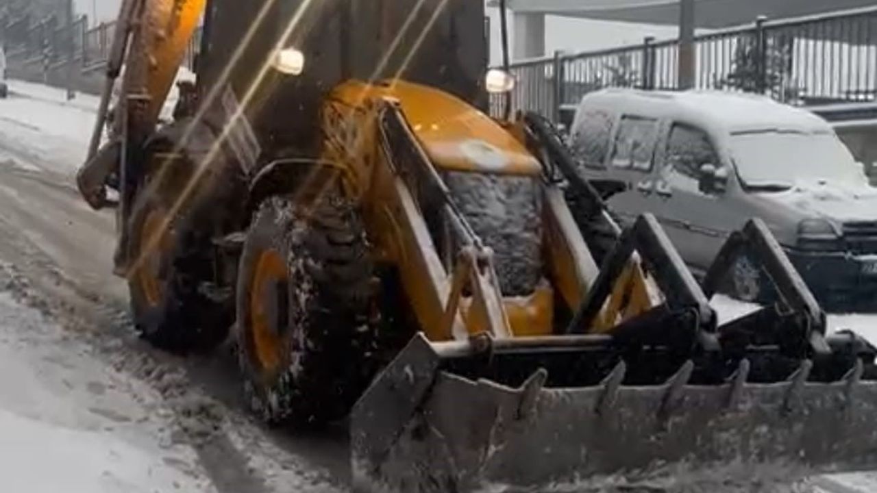 Şehitkamil'de Kar Seferberliği: Belediye Ekipleri 24 Saat Sahada