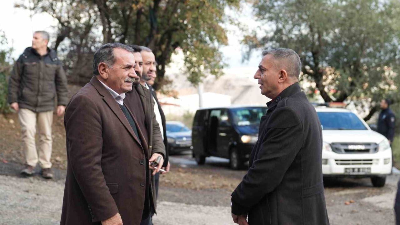 Şehzadeler Belediye Başkanı Hakan Şimşek sağanak sonrası mahallelerde inceleme yaptı