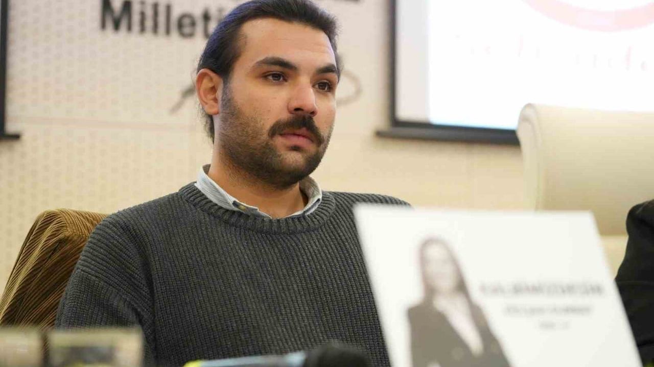 Şehzadeler Belediyesi'ne İki Yeni Başkan Yardımcısı: Emre Halil Esenkaya ve Mümin Yılmaz Atandı