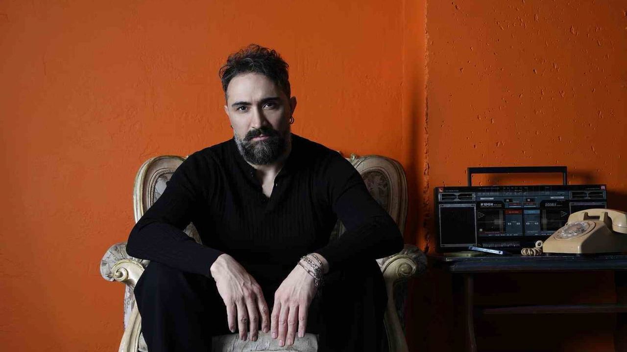 Selçuk Abay'dan Klasik Eserin Modern Yorumu: 'Eşkıya Dünyaya Hükümdar Olmaz' Rock Düzenlemesiyle