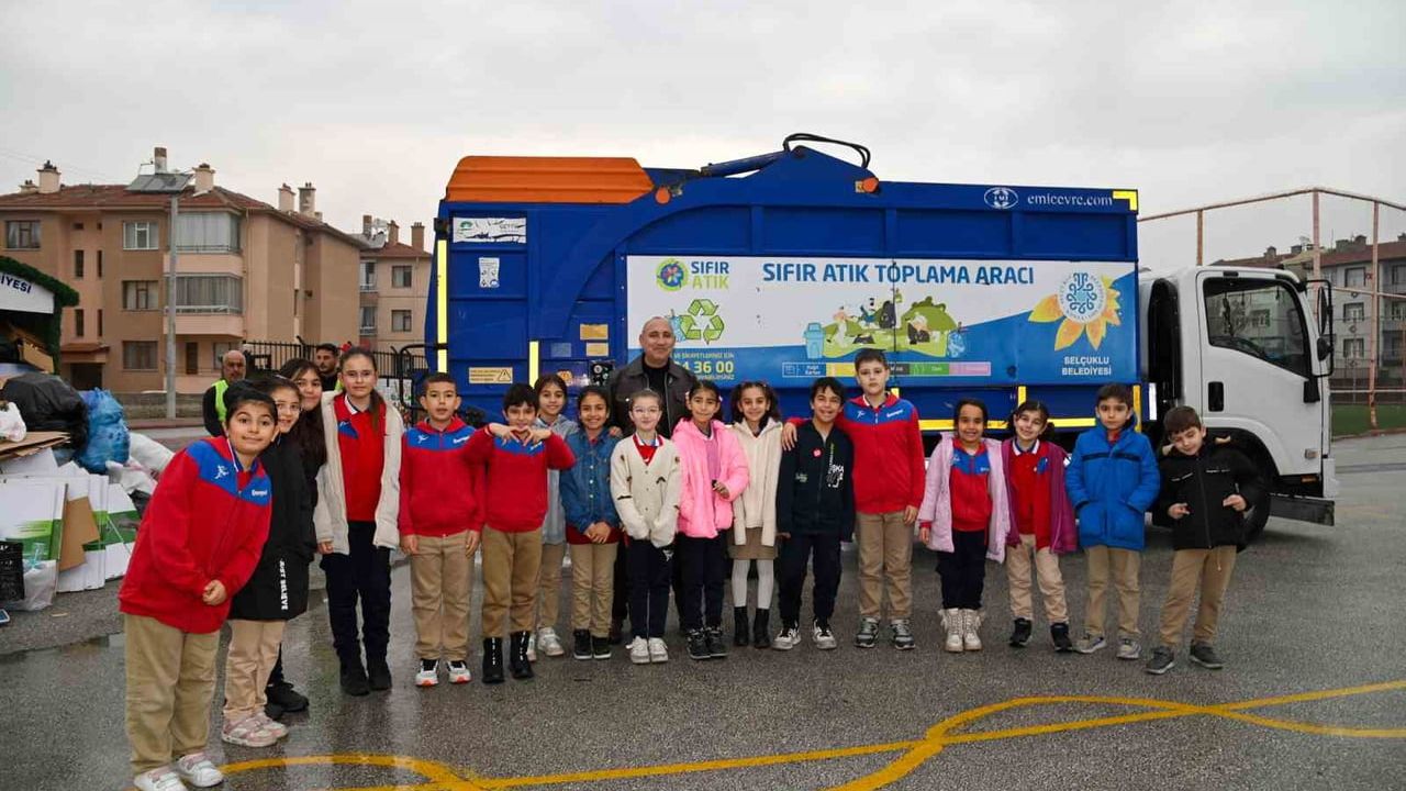 Selçuklu Belediyesi'nin 'Okullar Sıfır Atık İçin Yarışıyor' Projesi: Binlerce Öğrencide Geri Dönüşüm Bilinci