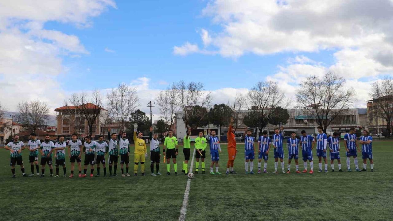 Selendi Belediyespor 7’de 7 yaptı: Trazlar Spor deplasmanından 2-1 galibiyet
