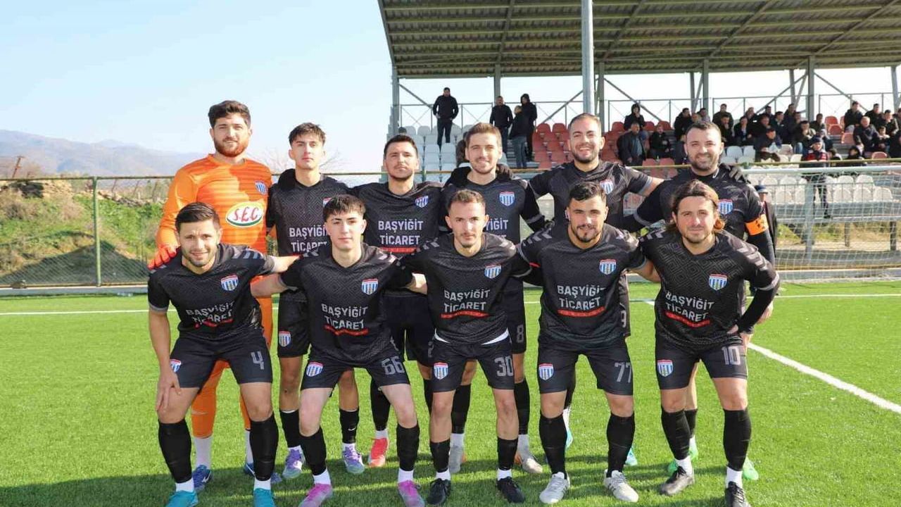 Selendi Belediyespor namağlup liderliğini korudu; Adalaspor maçı şampiyonluk fırsatı