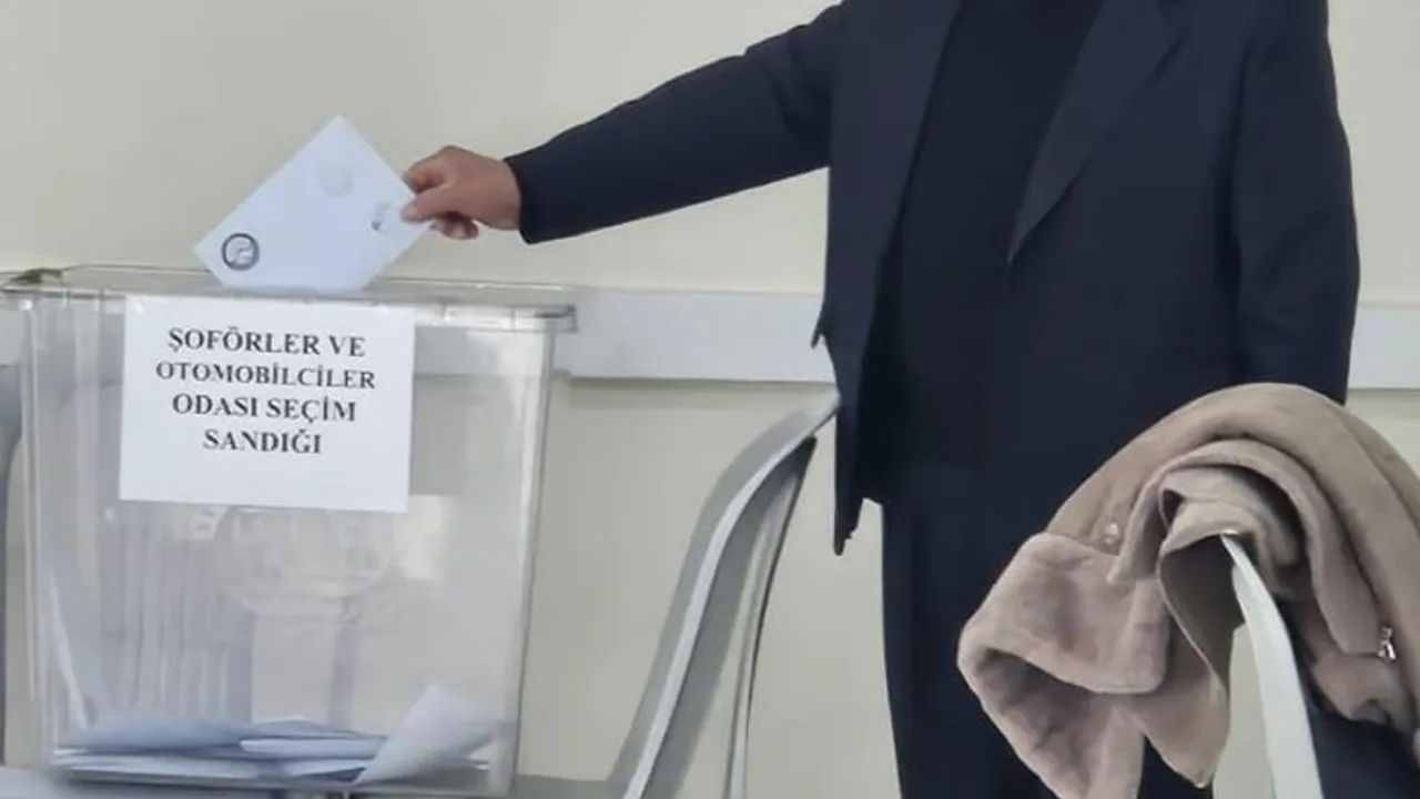 Selendi Şoförler ve Otomobilciler Odası’nda Şükrü Filik yeniden başkan seçildi