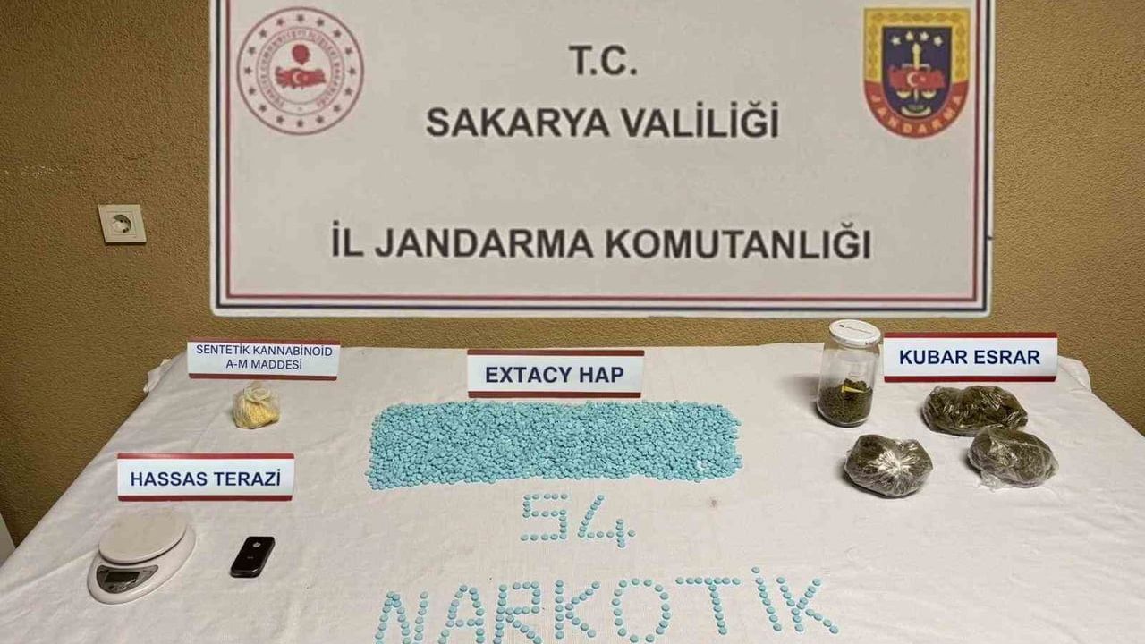 Serdivan'da jandarma operasyonu: 2 bin 65 ecstasy hap ele geçirildi, 1 tutuklama