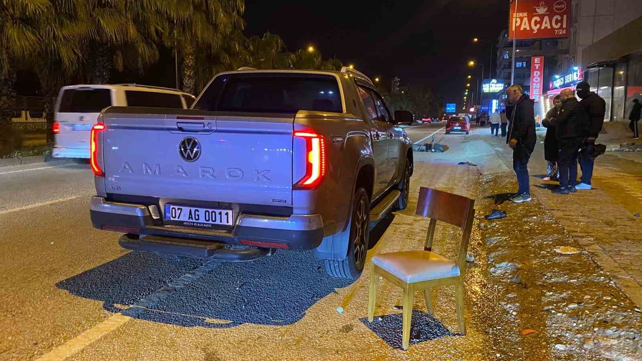 Serik'te hafif ticari araçla elektrikli bisiklet çarpıştı: Emekli polis yaşamını yitirdi