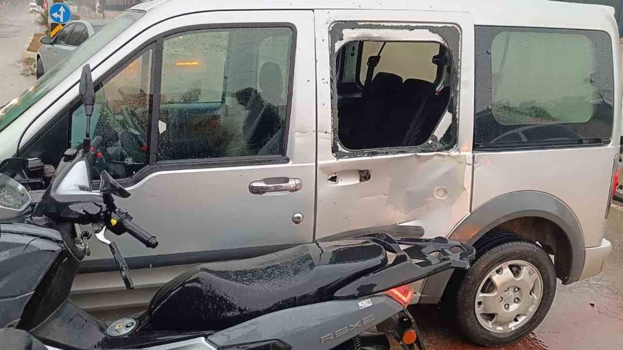 Siirt-Kurtalan karayolunda motosiklet ile hafif ticari araç çarpıştı: 1 yaralı