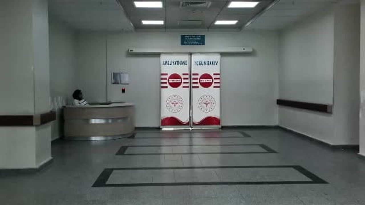 Siirt'te 2025'in son bebeği: Çiçek çiftinin oğlu 2 kilo 600 gram doğdu